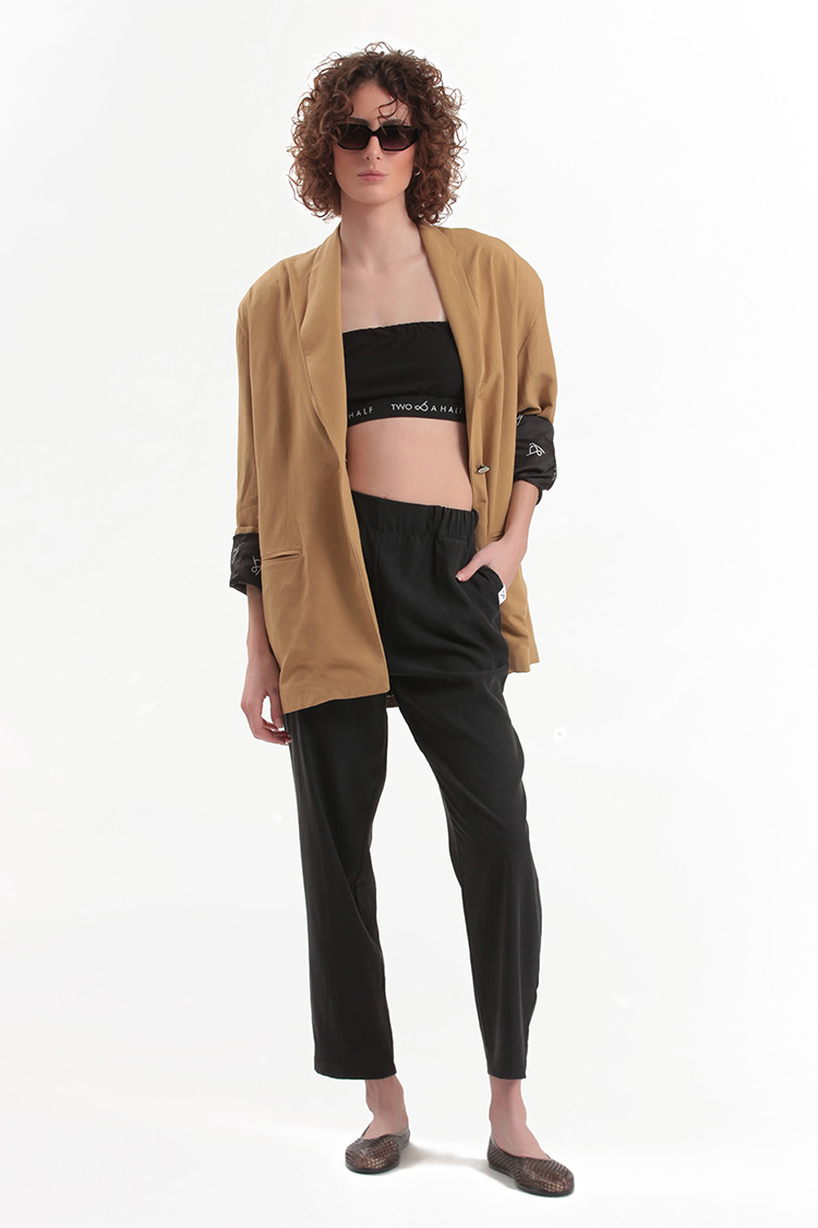 UNISEX BLAZER WITH OVERSIZED SHOULDERS AND LOGO BUTTON DETAIL — BEIGE