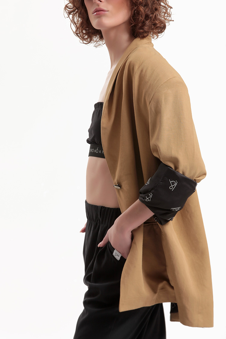 UNISEX BLAZER WITH OVERSIZED SHOULDERS AND LOGO BUTTON DETAIL — BEIGE