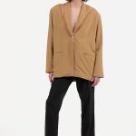 UNISEX BLAZER WITH OVERSIZED SHOULDERS AND LOGO BUTTON DETAIL — BEIGE