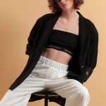 UNISEX BLAZER WITH OVERSIZED SHOULDERS AND LOGO BUTTON DETAIL — BLACK