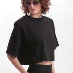 T SHIRT WITH OVERSIZED SHOULDERS AND LOGO — BLACK