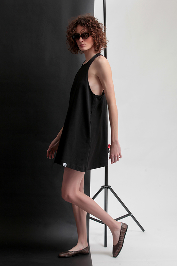 MINI DRESS WITH A TRIANGULAR BACK DESIGN — BLACK