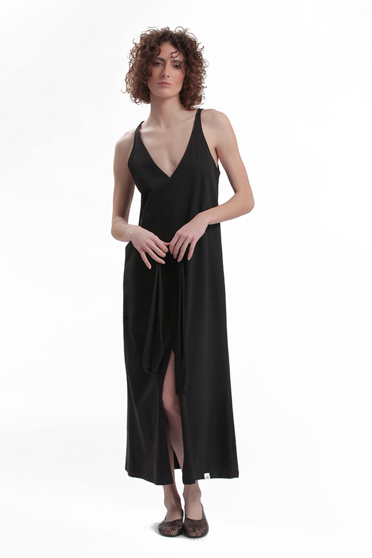 LONG DRESS WITH A FRONT SLIT — BLACK