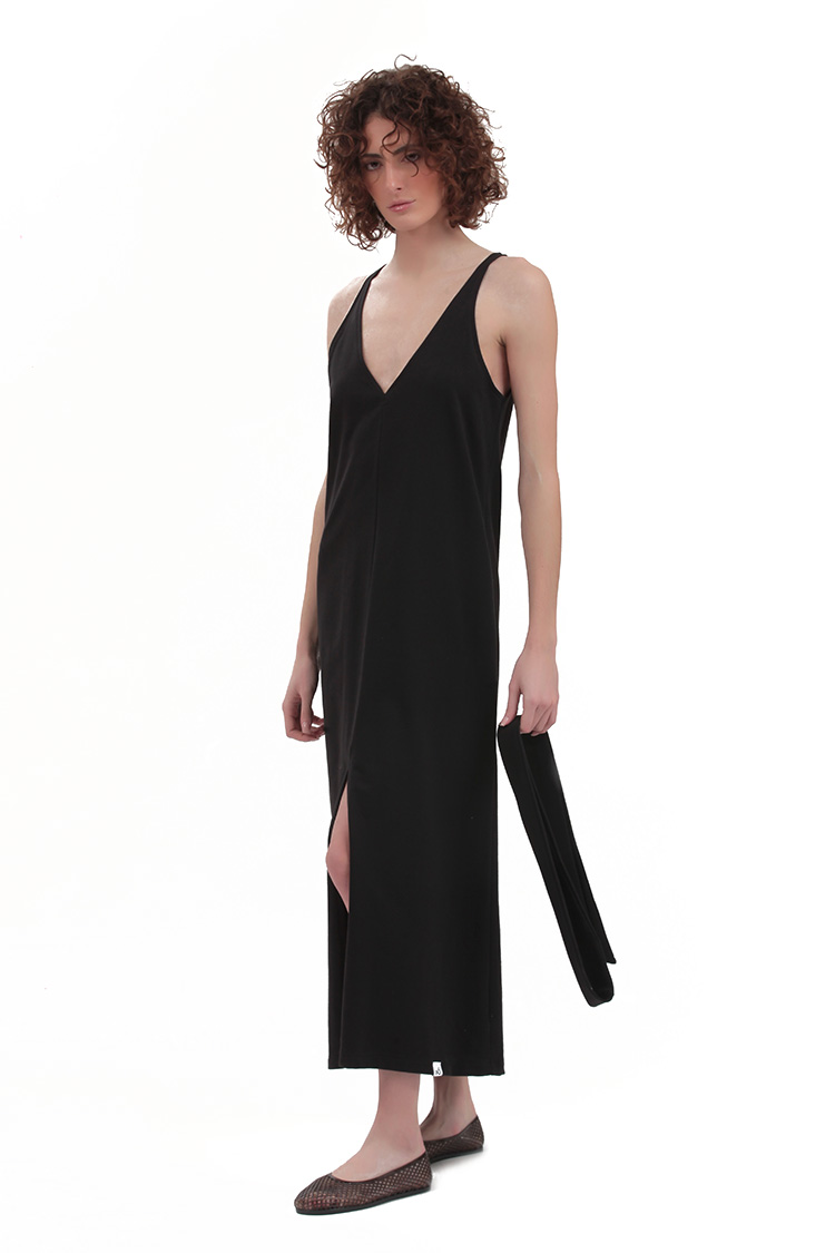 LONG DRESS WITH A FRONT SLIT — BLACK