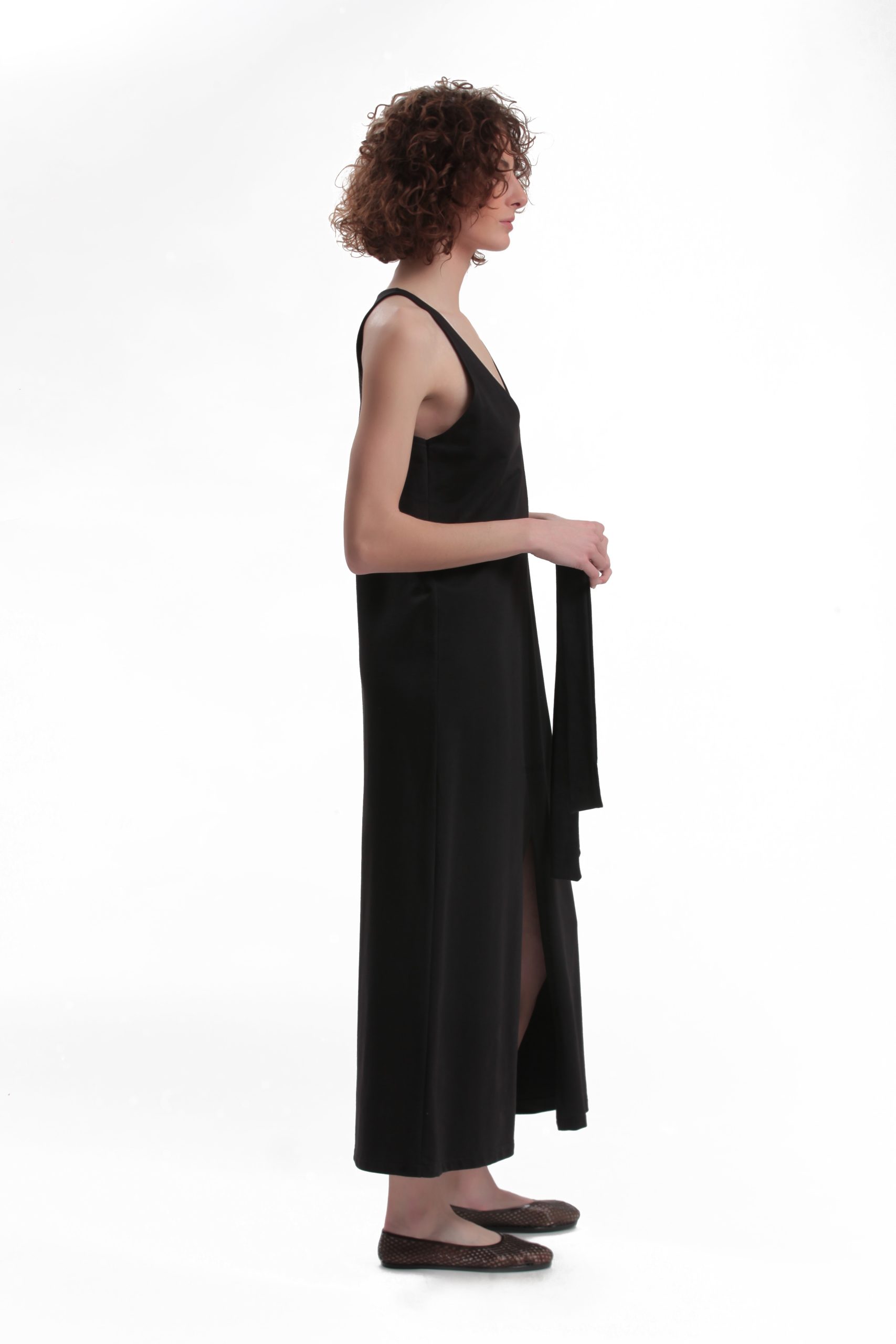 LONG DRESS WITH A FRONT SLIT — BLACK