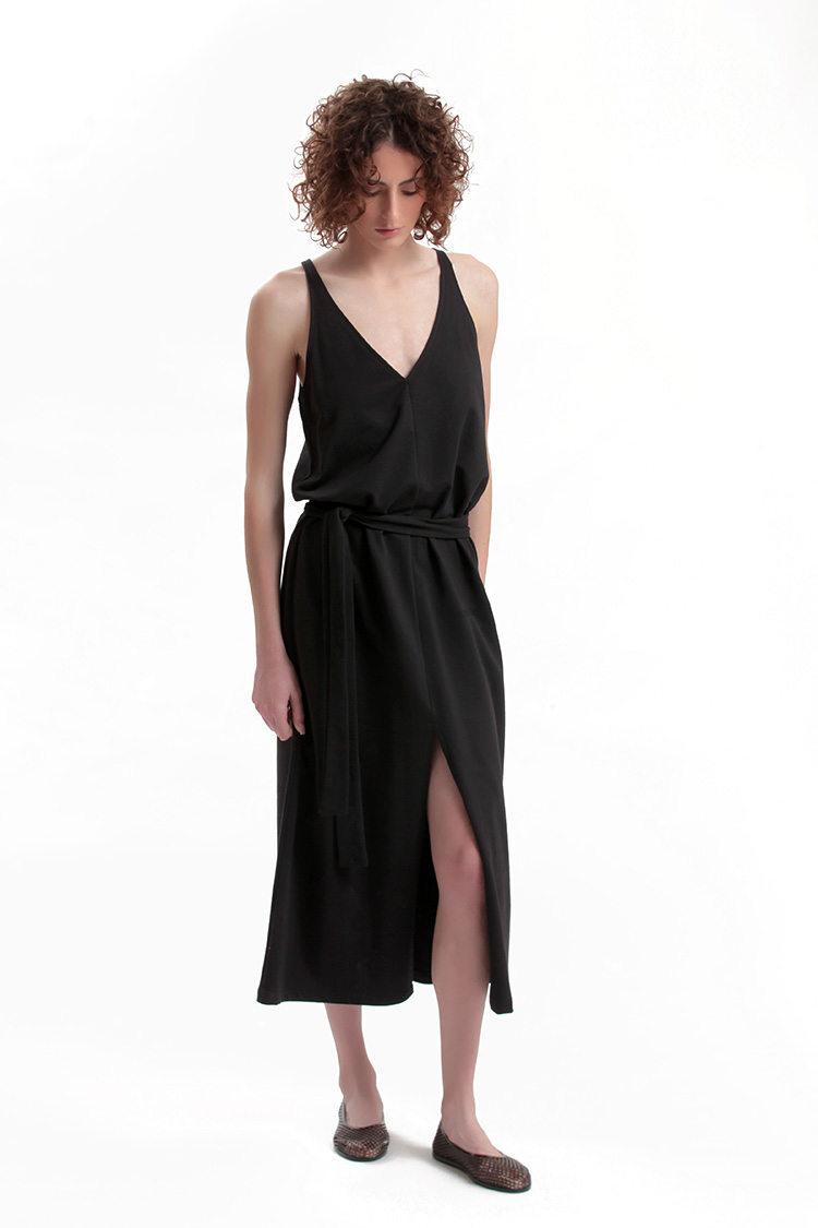LONG DRESS WITH A FRONT SLIT — BLACK