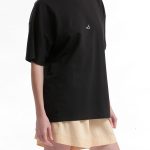 UNISEX T SHIRT WITH LOGO — BLACK