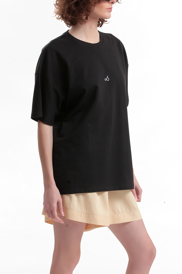 UNISEX T SHIRT WITH LOGO — BLACK