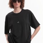 UNISEX T SHIRT WITH LOGO — BLACK