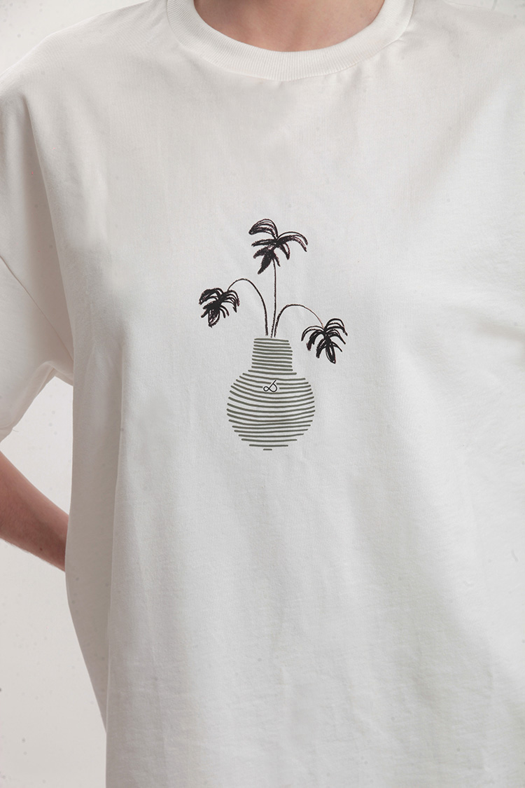 UNISEX T SHIRT WITH FLOWER POT LOGO — WHITE