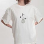 UNISEX T SHIRT WITH FLOWER POT LOGO — WHITE