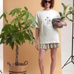 UNISEX T SHIRT WITH FLOWER POT LOGO — WHITE