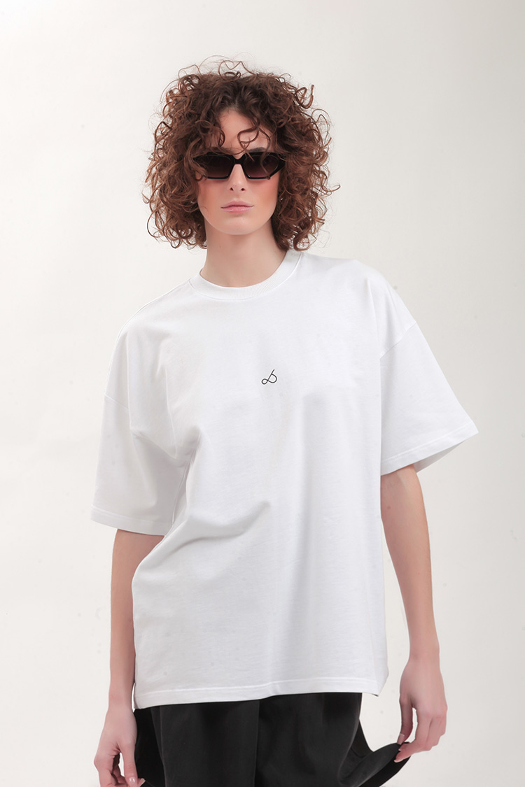 UNISEX T SHIRT WITH LOGO — WHITE