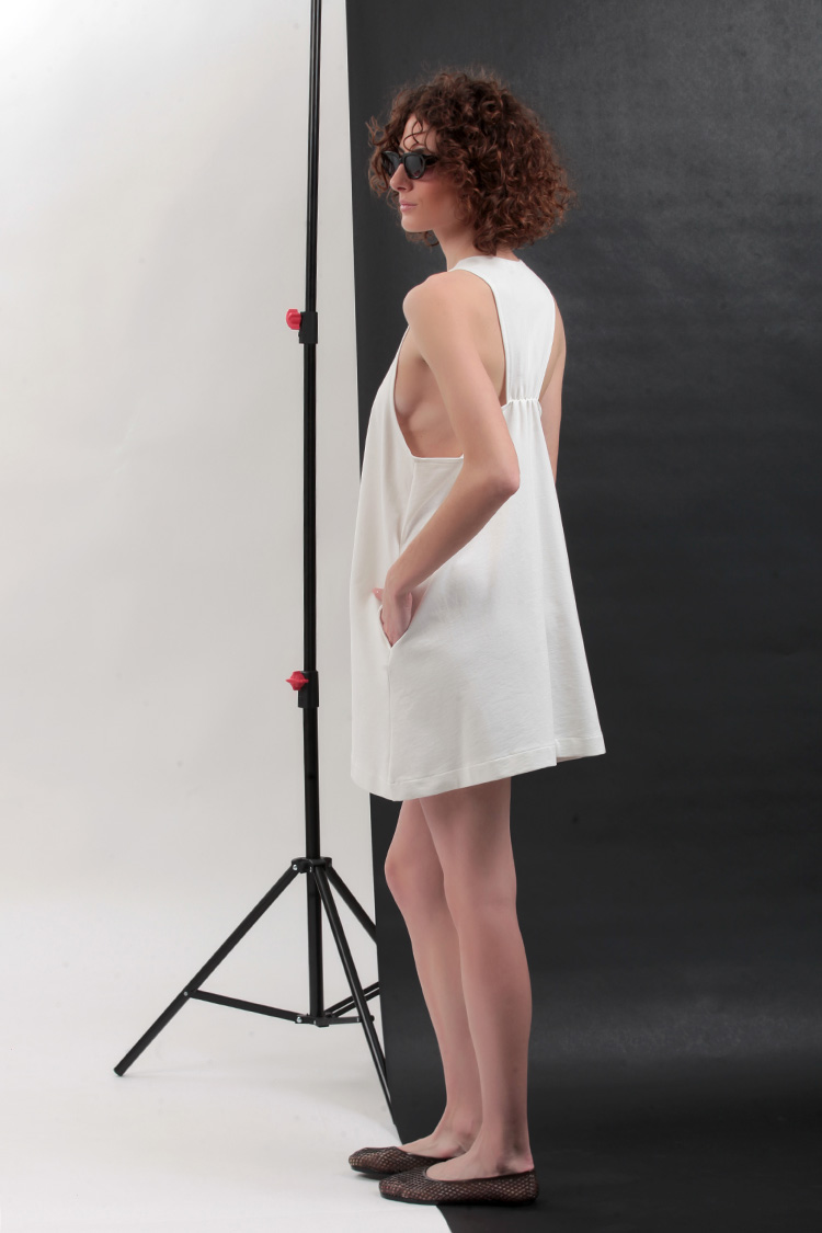 MINI DRESS WITH A TRIANGULAR BACK DESIGN — WHITE