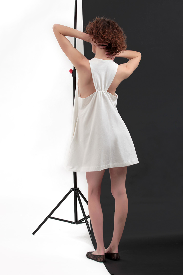 MINI DRESS WITH A TRIANGULAR BACK DESIGN — WHITE