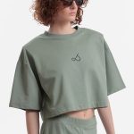T SHIRT WITH OVERSIZED SHOULDERS AND LOGO — OLIVE