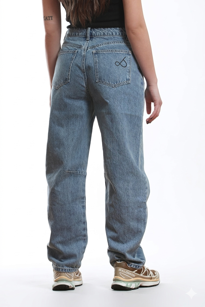 WOMEN’S HIGH-WAISTED BARREL LEG JEANS
