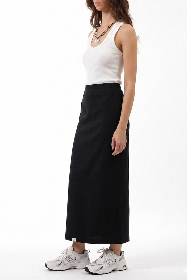 SLIM FIT SKIRT-BLACK