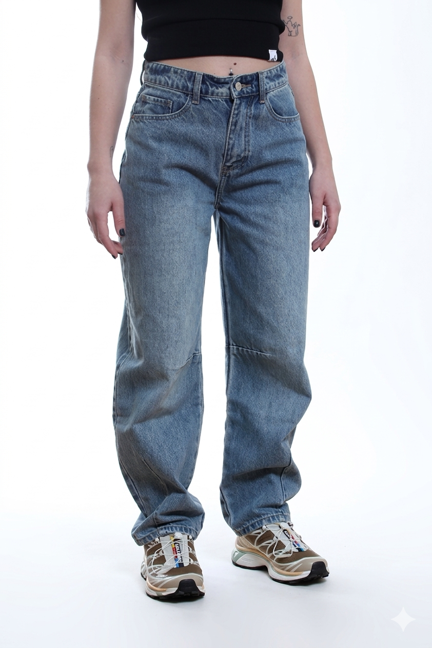 WOMEN’S HIGH-WAISTED BARREL LEG JEANS