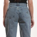 WOMEN’S HIGH-WAISTED BARREL LEG JEANS