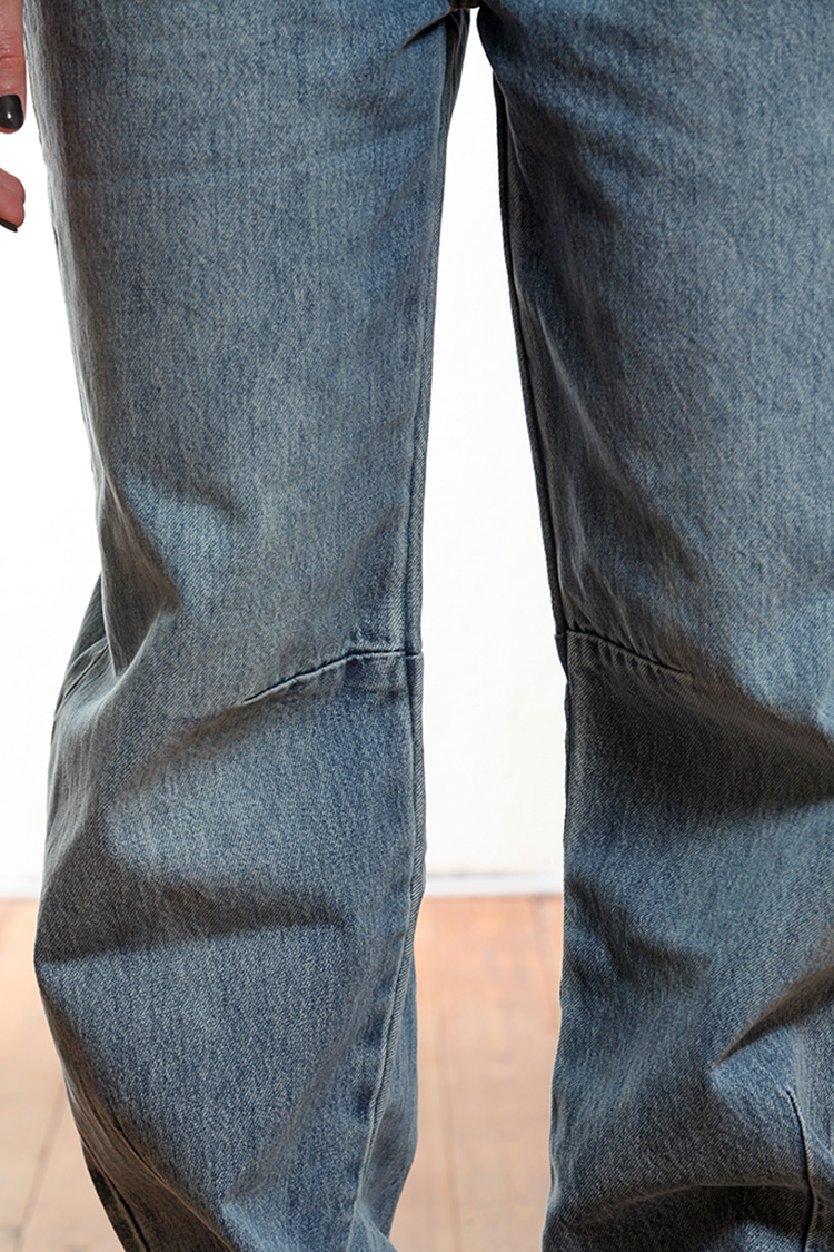 WOMEN’S HIGH-WAISTED BARREL LEG JEANS