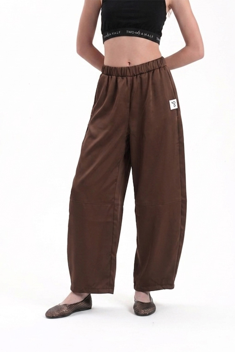 WIDE-LEG SATIN PANTS IN CHOCOLATE