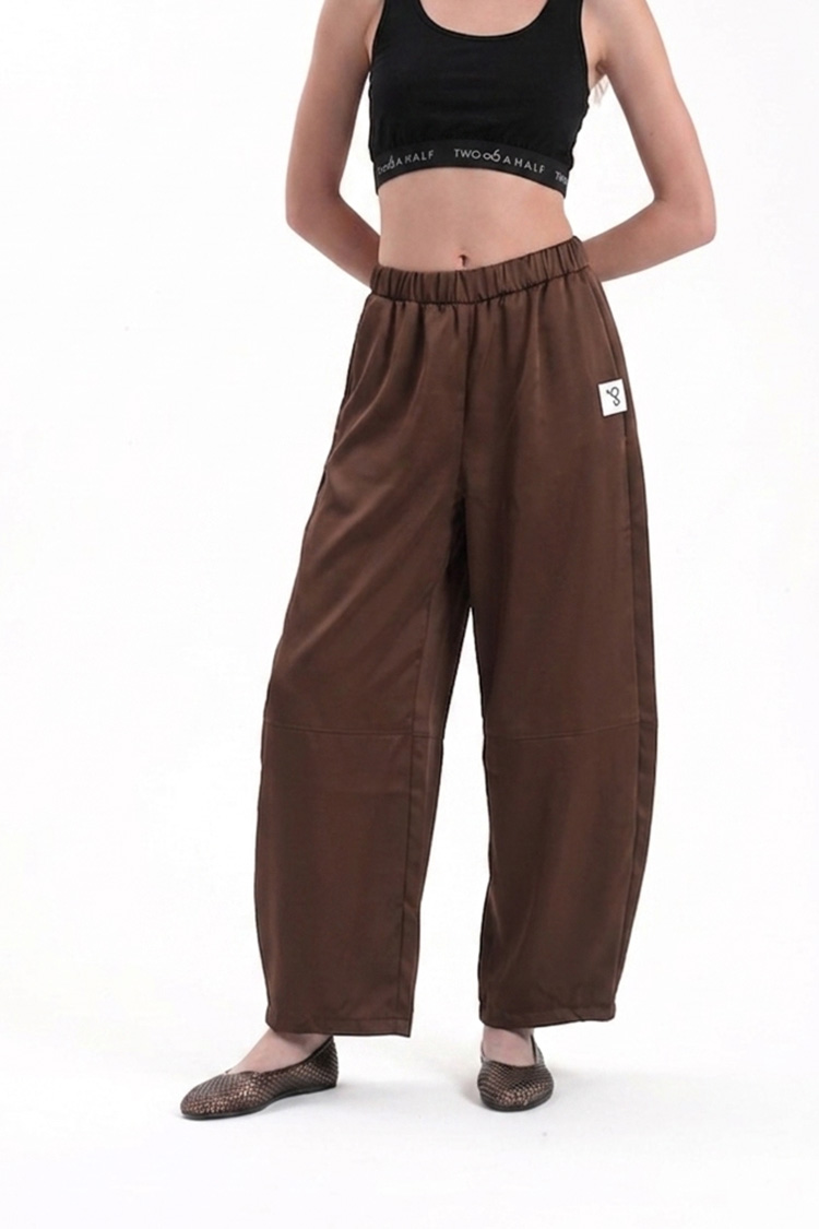 WIDE-LEG SATIN PANTS IN CHOCOLATE
